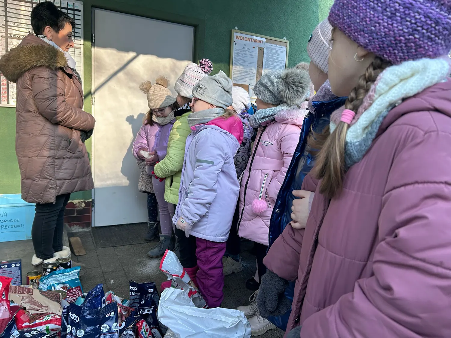 Dzieci i nauczycielka