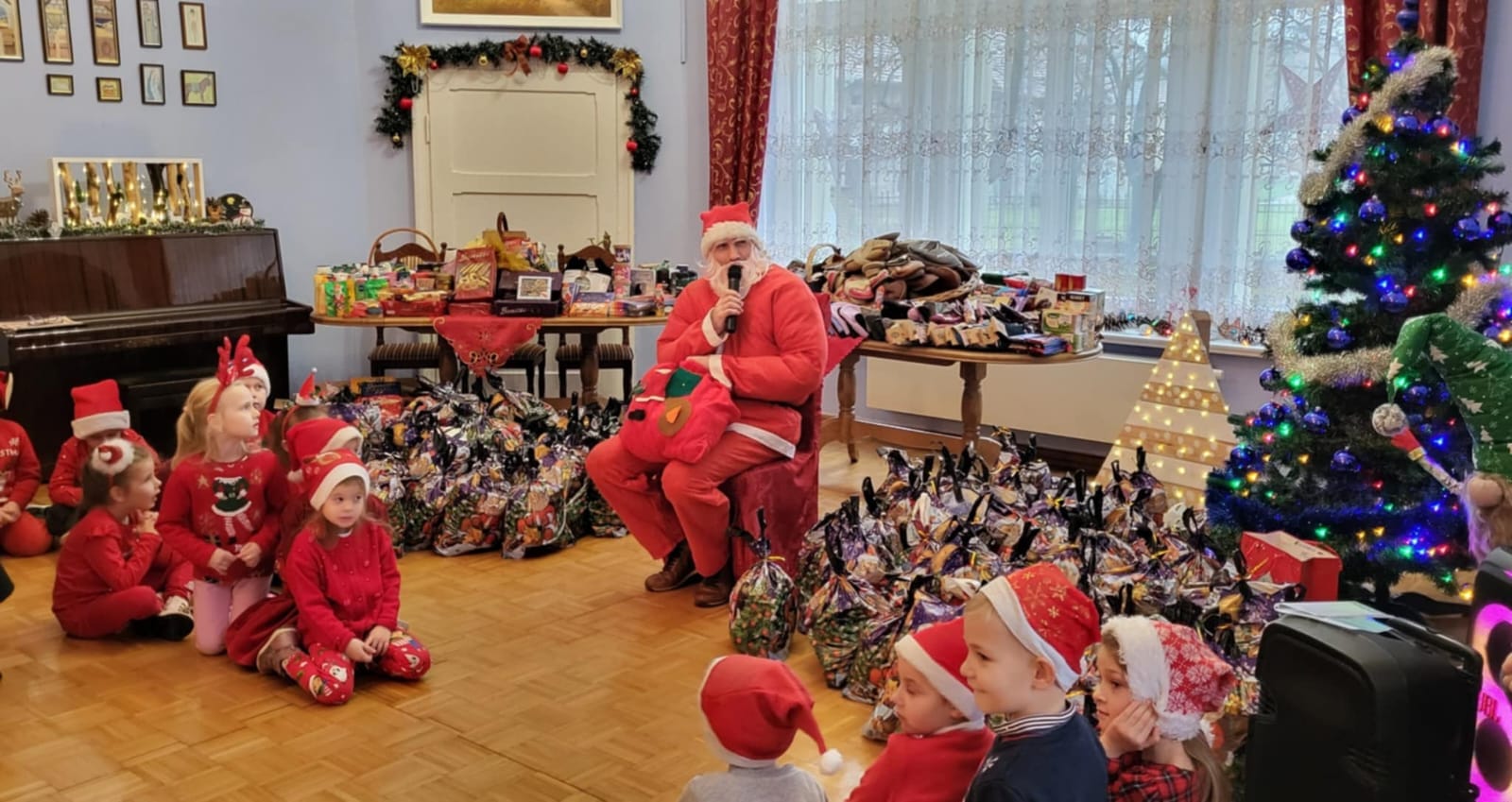 dzieci i Mikołaj