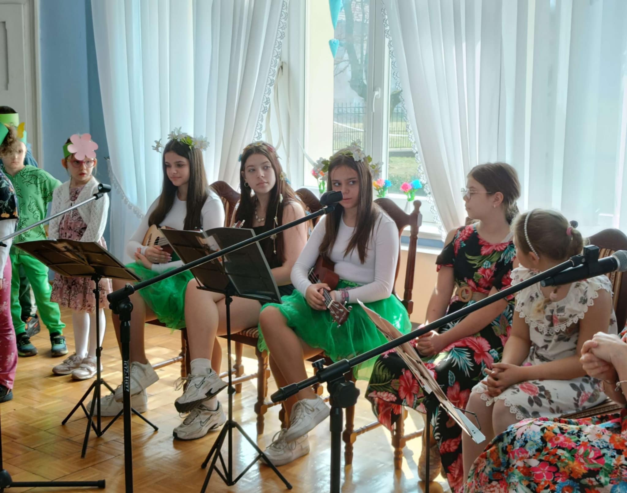 Dzieci z instrumentami