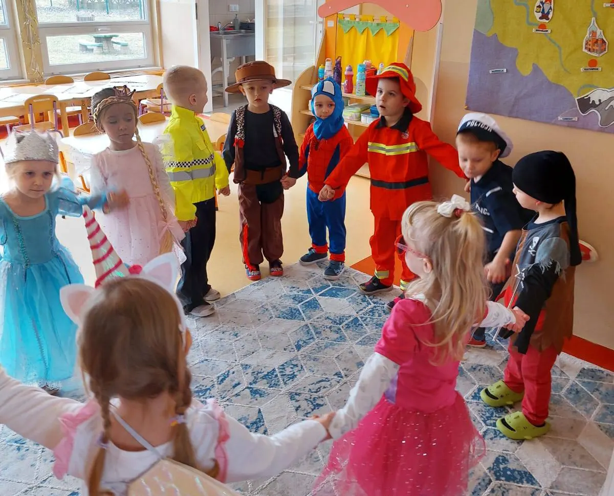 Dzieci w przebraniach